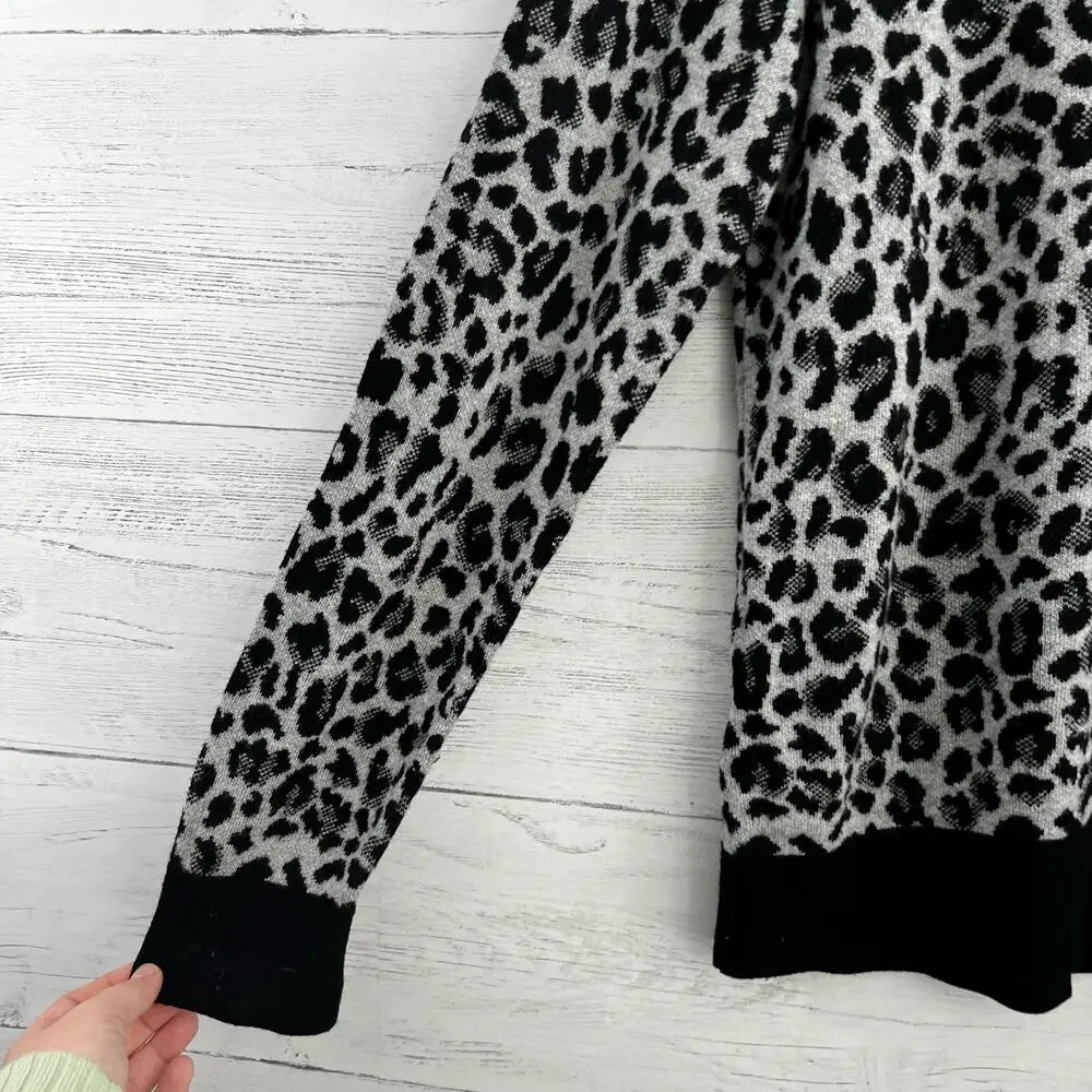 Ann Taylor Gray Leopard Print Long‎ Sleeve Sweater Size XXL